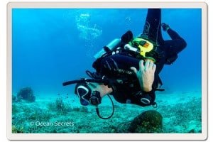 Underwater photographer, Rob Kelly at Koh Tao dive site, Twins