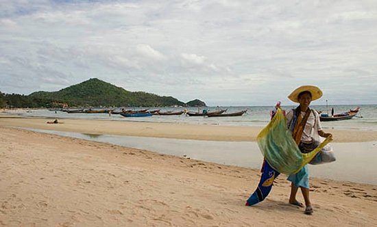 Sairee Beach sarong lady