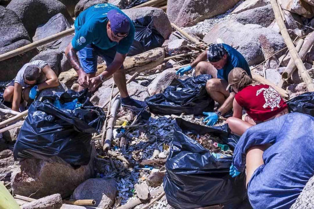 Filling bags with micro plastics