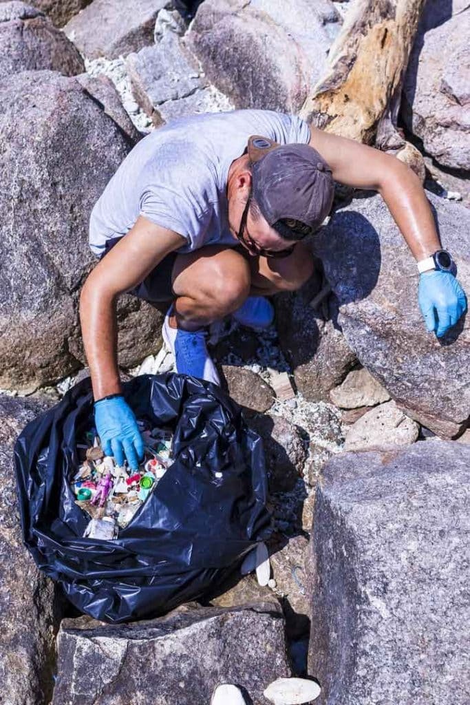 Collecting micro-plastics