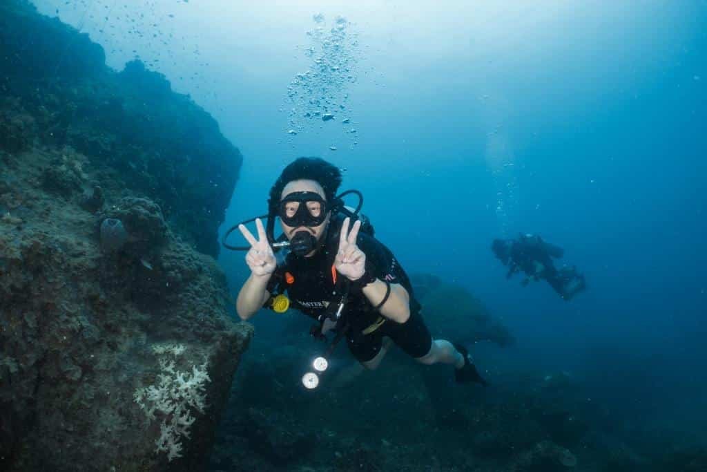 diver-at-laem-thian-koh-tao