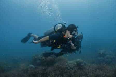 instructor-with-student-diver