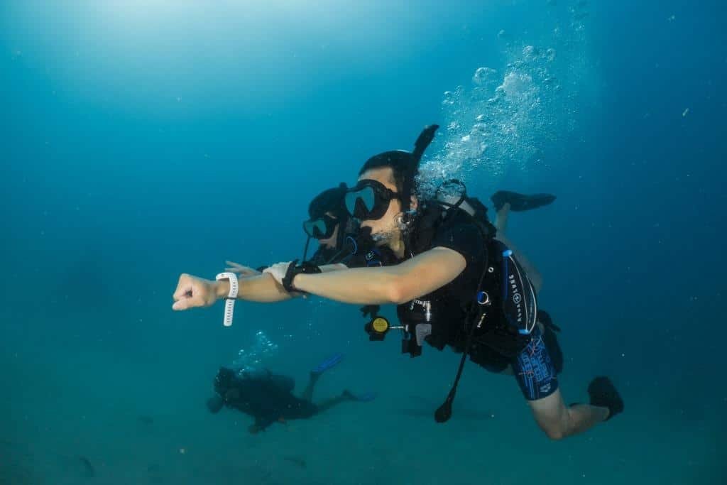 navigation-practice-under-water