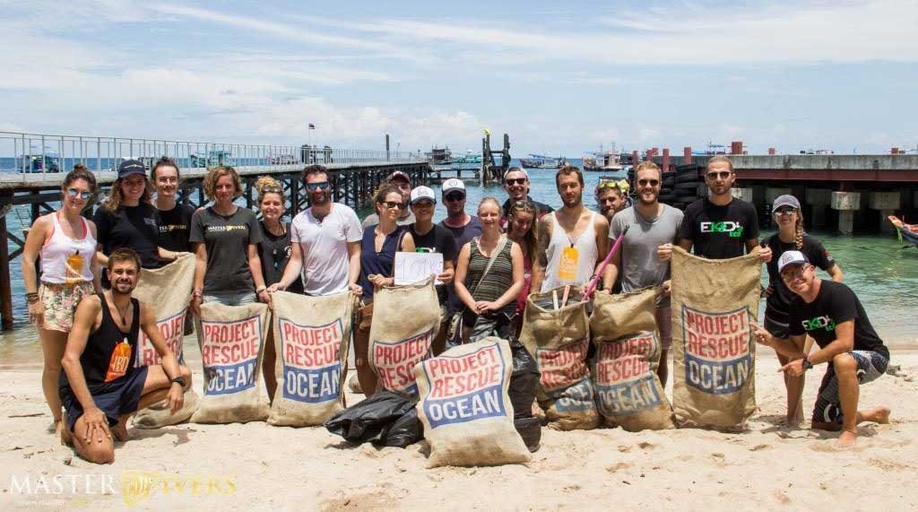 world-cleanup-day-group-picture